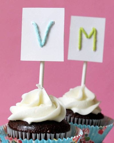 yarn monogram cupcake toppers